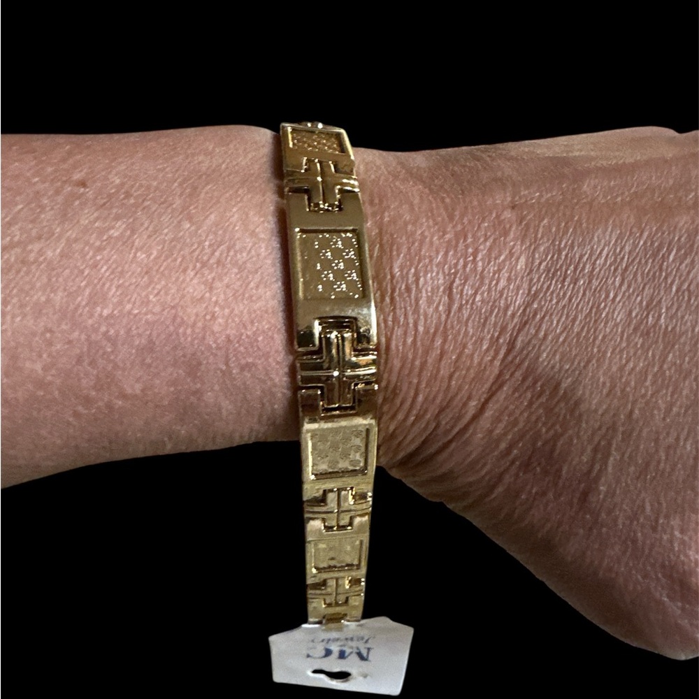 NWT! Stainless Steel Gold-Tone Women’s Bracelet